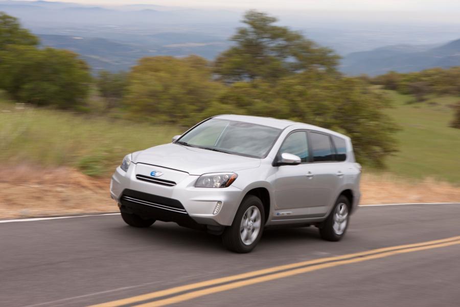  Toyota RAV4 EV 2012 года  (фото 45 из 107)